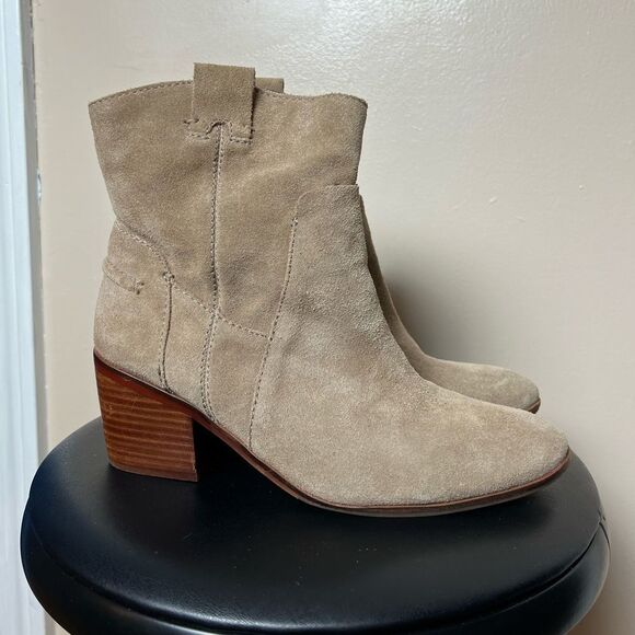 SALE! Brown Suede Vince Camuto Booties Size 8 GUC - Picture 3 of 6